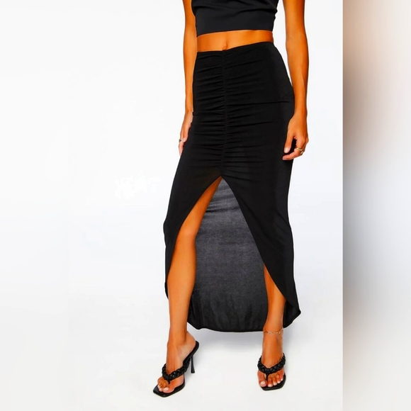 🥀 Ruched high•low Skirt - Picture 1 of 5